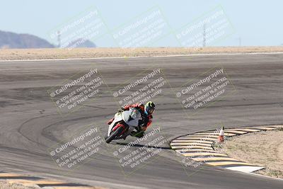 media/Oct-30-2025-Racers Edge (Thu) [[dabbdaf680]]/3-B Group/Session 2 (Bowl Exit)/